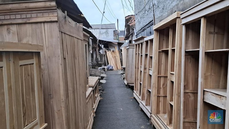 Toko Mebel di Klender Sepi Bak Kuburan. (CNBC Indonesia/Chandra Dwi)