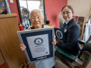 Ini Dia Tukang Cukur Tertua di Dunia, Nenek Usia 108 Tahun dari Jepang