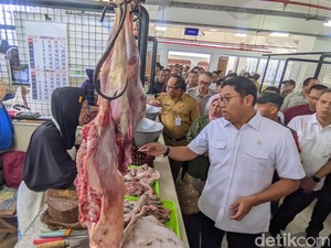 Sidak Pasar Johar Semarang, Wamentan Wanti-Wanti Pedagang FOMO Naikkan Harga