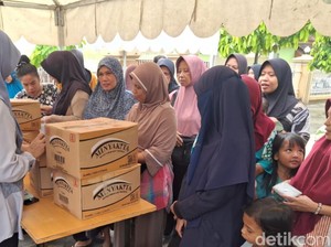 Warga Mataram Serbu Minyakita di Pasar Murah