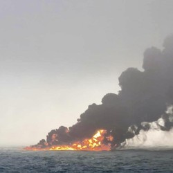 Perahu Penumpang 500 Orang Terbakar & Terbalik, Gegara Ibu-Ibu Masak