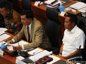 Menhan Sjafrie Jamin Bahasan RUU TNI Tetap Larang Prajurit Berbisnis