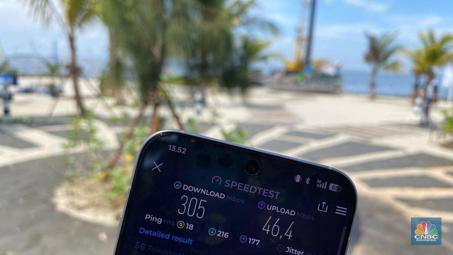 Pada Selasa (11/3/2025), CNBC Indonesia melakukan uji kecepatan internet 5G Telkomsel di sejumlah wilayah. Mulai dari jalan Gatot Subroto Jakarta, kawasan Bandara Soekarto Hatta, hingga Pantai Indak Kapuk (PIK). (CNBC Indonesia/Novina Putri Bestari)