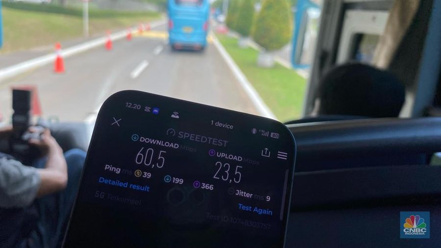 Pada Selasa (11/3/2025), CNBC Indonesia melakukan uji kecepatan internet 5G Telkomsel di sejumlah wilayah. Mulai dari jalan Gatot Subroto Jakarta, kawasan Bandara Soekarto Hatta, hingga Pantai Indak Kapuk (PIK). (CNBC Indonesia/Novina Putri Bestari)