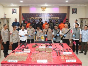 Polisi Bongkar Jaringan Penyuplai Senpi-Amunisi Lintas Provinsi ke KKB Papua