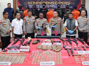 Satpam SMA di Sleman Suplai Senpi ke KKB Papua, Ada M16 hingga SS1