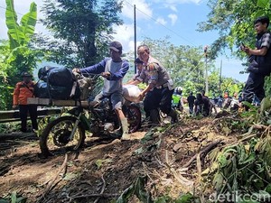Puluhan Kendaraan Terjebak Longsor di Sukabumi, Akses Jalan Lumpuh Total