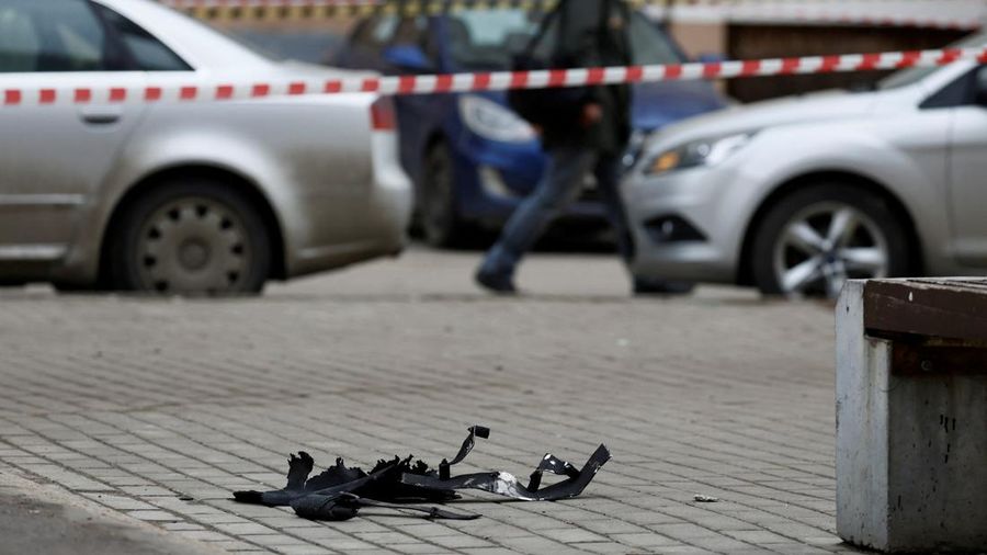 Ukraina menargetkan Moskow pada Selasa pagi dalam apa yang tampaknya merupakan serangan pesawat nirawak terbesarnya dalam perang di ibu kota Rusia. (REUTERS/Stringer)
