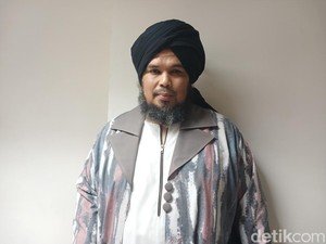 Cerita Ustaz Derry Sulaiman ke Makam Affan Kurniawan, Kagumi Solidaritas Ojol