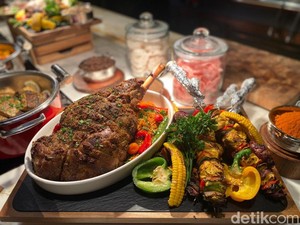 Kambing Guling hingga Seafood Jimbaran Sedap Buat Buka Puasa di Hotel SCBD