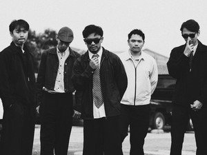 Lazim Tampilkan Amarah Versi Post Punk di Lagu Sinis