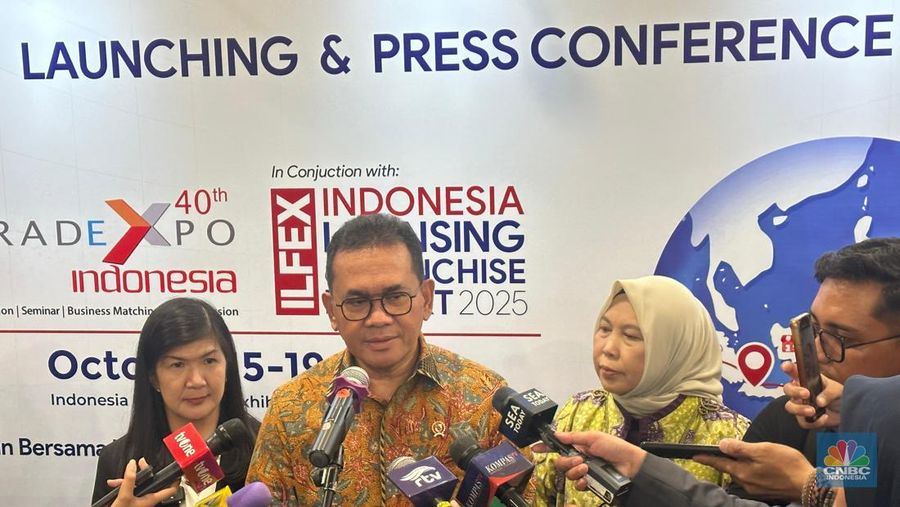 Menteri Perdagangan, Budi Santoso saat Konferensi Pers di Auditorium Kemendag, Jakarta, Rabu (12/3/2025). (CNBC Indonesia/Martyasari Rizky)