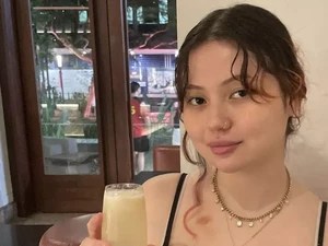 Cewek Ini Jadi Pacar Profesional, Bayarannya 5 Menit Bikin Melongo