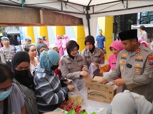 Polisi Gelar Bazar Murah Ramadan Bantu Masyarakat Kediri