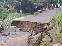 Jalan Batu Tulis di Bogor Ambles 'Horor', Wamen PU Buka Suara