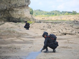 Polres Kendal-Brimob Polda Jateng Musnahkan 23 Kg Bubuk Mesiu