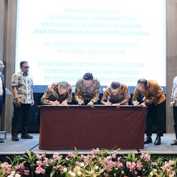 PIS dan Pelindo Lanjutkan Kerja Sama Layanan Pelabuhan Angkutan Energi