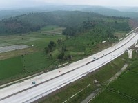 Pembangunan Tol Probowangi Paket 3 Garapan WIKA Capai 74,9%