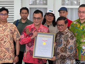 Pramono Terima Rekor Muri Sterilisasi Kucing, Janji Perbanyak Puskeswan