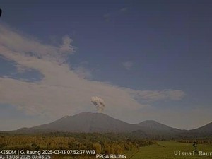Gunung Raung dan Semeru Erupsi Pagi Tadi