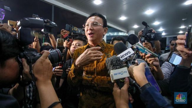 9 Jam Diperiksa Jadi Saksi di Kejagung, Ahok Dicecar 14 Pertanyaan