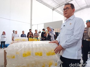 Sempat Kucing-kucingan, Mendag Tutup Pabrik yang Sunat Isi MinyaKita!