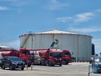Bahlil Ungkap Rencana RI Nambah Impor BBM & LPG ke AS