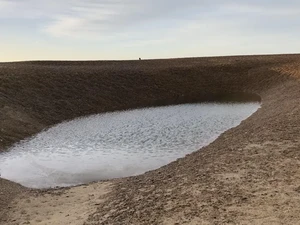Lubang Misterius di Pantai Felixstowe
