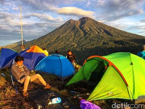 Pendaki Dilarang Bawa Tisu Basah Naik Rinjani!