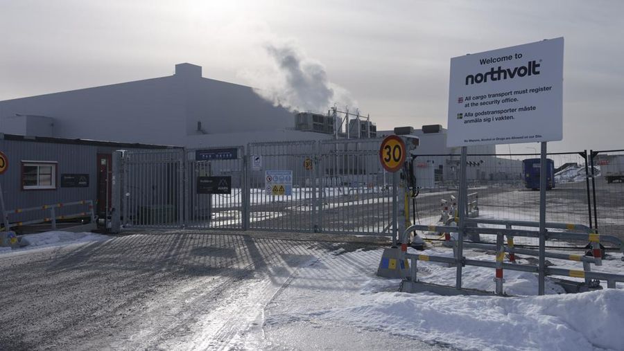 Pintu masuk ke pabrik baterai Northvolt di Skelleftea di Swedia utara ditunjukkan pada hari Rabu, 12 Maret 2025. (Jonas Westling/TT News Agency via AP)