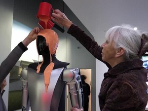Video: Robot Tesla Jadi Sasaran Protes Aktivis Iklim Terhadap Elon Musk