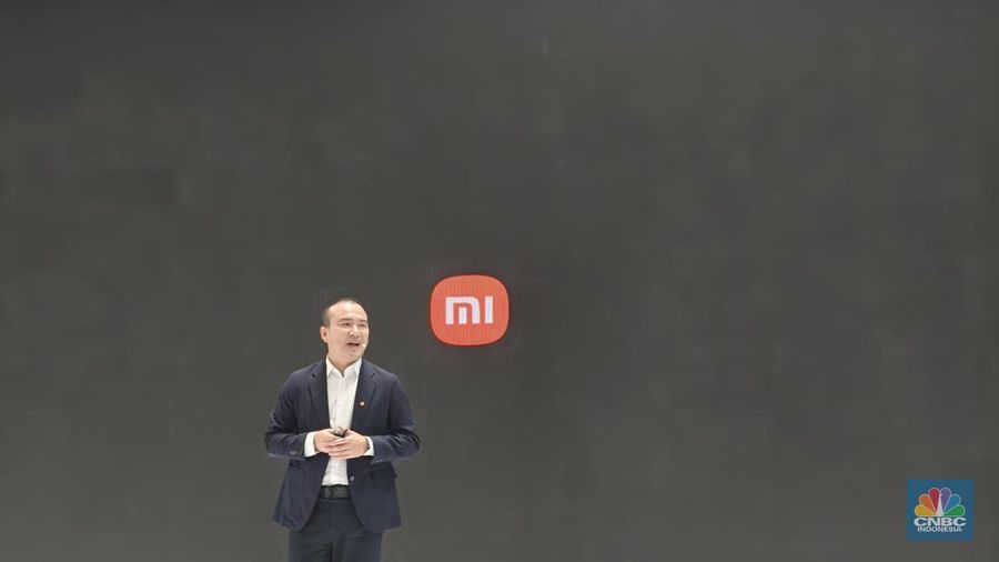 Xiaomi 15 series resmi meluncur di Indonesia. Kedua ponsel dalam seri tersebut diboyong ke tanah air yakni Xiaomi 15 dan Xiaomi 15 Ultra. (CNBC Indonesia/Novina Putri Besari)