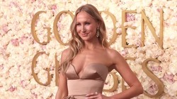 Video: Nikki Glaser Siap Jadi Host Golden Globes 2026