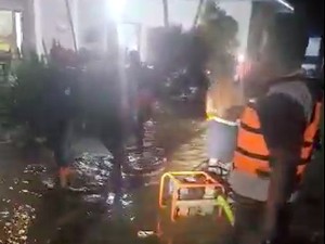 Video Banjir Landa Rumah-Ruas Jalan di Labuan Bajo