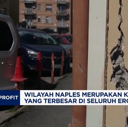 Video: Gempa Guncang Italia, Belasan Warga Naples Terluka