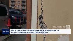 Video: Gempa Guncang Italia, Belasan Warga Naples Terluka