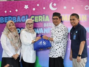 Daya Wanita PAM JAYA Bagikan 1.000 Paket Sembako untuk Warga Jakarta