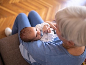 Kala Nenek 66 Tahun Lahirkan Anak ke-10