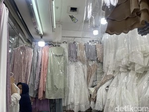 Berburu Mukena di Thamrin City, Mukena Renda Putih Jadi Tren untuk Lebaran