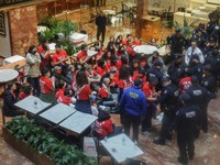 Trump Tower Dikepung Massa, Mahasiswa AS Ngamuk ke Donald Trump