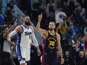 Curry Tembus 4.000 Tembakan 3 Angka, Warriors Kalahkan Kings