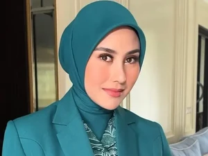 Detail Makeup Syahnaz Sadiqah Dilantik Jadi Ketua TP PKK, Anggun & Flawless