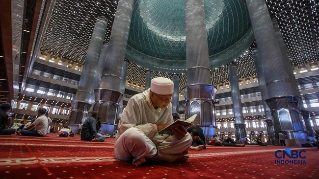 5 Ayat Al-Qur'an yang Menjelaskan Peristiwa Nuzulul Quran
