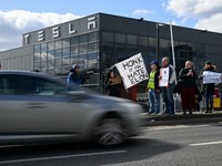 Tesla Berubah Total Bulan Depan, Saham Langsung Anjlok