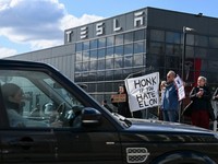Tesla Hancur Lebur, Elon Musk Buka-bukaan Masa Depan Perusahaan