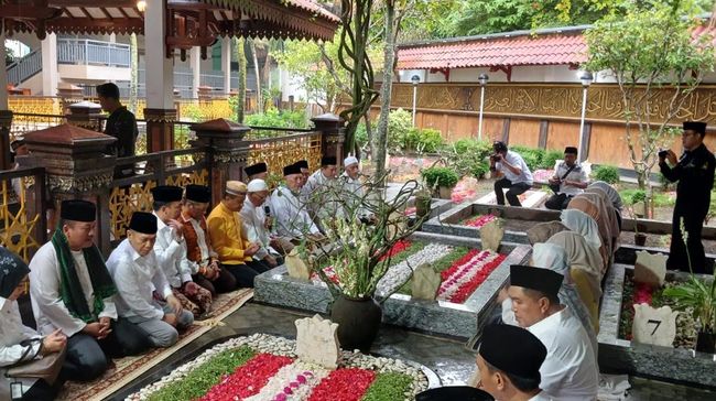 Sowan ke Tebuireng, Bahlil Minta Nasihat dan Doa dari Ulama