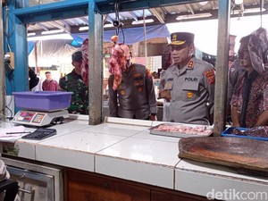 Sambil Nostalgia, Kapolda Jabar Cek Harga Bapokting di Tasikmalaya