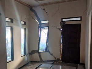 Pergerakan Tanah Rusak 30 Rumah di Bandung Barat