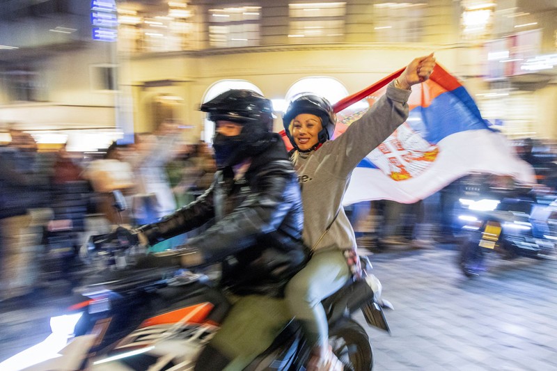 SERBIA-PROTEST/ Aksi demonstrasi para pelajar dari seluruh Serbia saat mereka berkumpul di ibu kota Beograd untuk melakukan protes massal atas runtuhnya atap stasiun kereta api Novi Sad yang fatal pada November 2024, di Beograd, Serbia, 14 Maret 2025. (REUTERS/Djordje Kojadinovic)