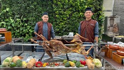 Menikmati Iftar Kambing Guling dengan Iringan Gambus di Hotel Bandung
